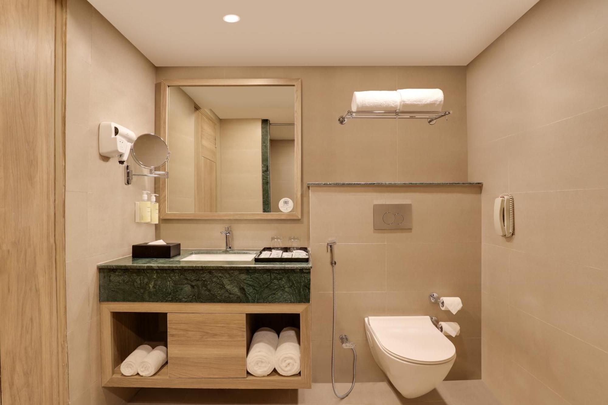 Lemon Tree Hotel, Ришикеш Экстерьер фото